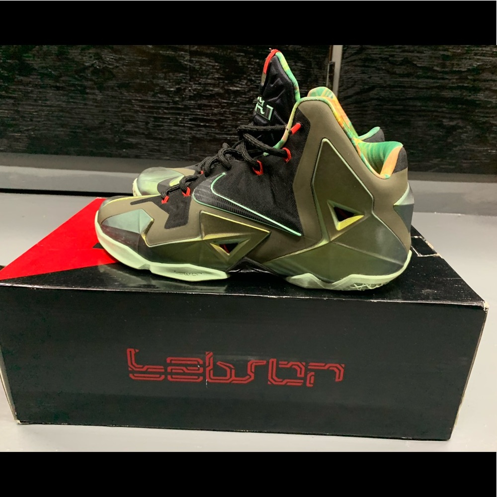 LeBron XI sneakers